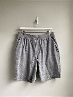 Lululemon T.H.E. Short 9" *Liner
Heather Allover Sea Salt Light Cast